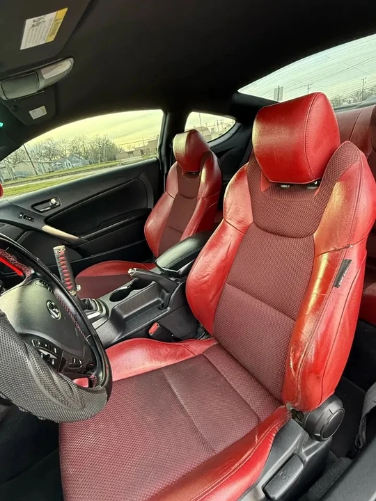 2014 Hyundai Genesis - Image 10 of 15
