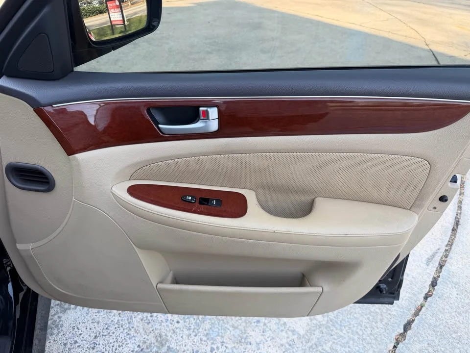 2014 Hyundai Genesis - Image 8 of 11