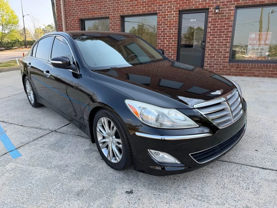 2014 Hyundai Genesis - Image 2 of 11