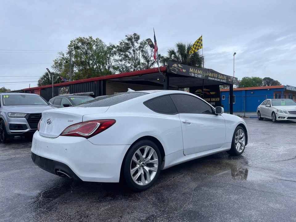 2014 Hyundai Genesis - Image 5 of 12