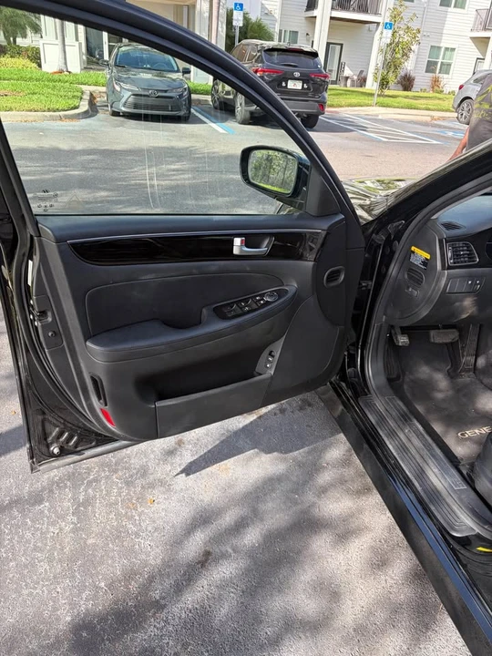 2014 Hyundai Genesis - Image 8 of 8