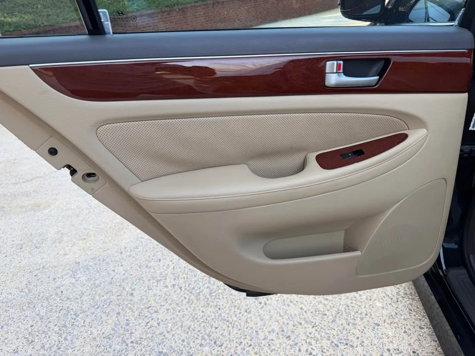 2014 Hyundai Genesis - Image 7 of 11