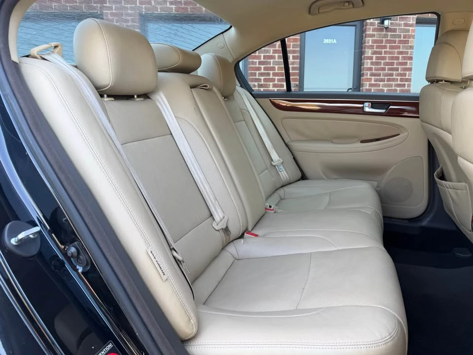 2014 Hyundai Genesis - Image 9 of 11