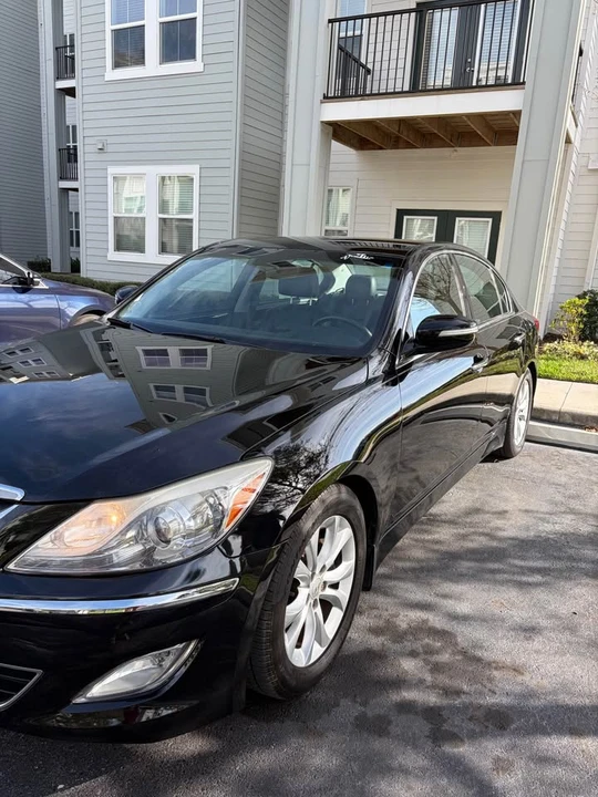 2014 Hyundai Genesis - Image 2 of 8
