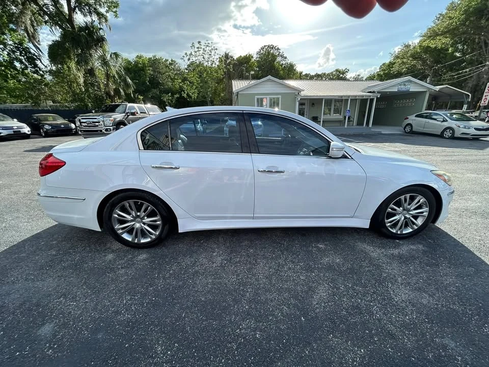 2014 Hyundai Genesis - Image 8 of 20