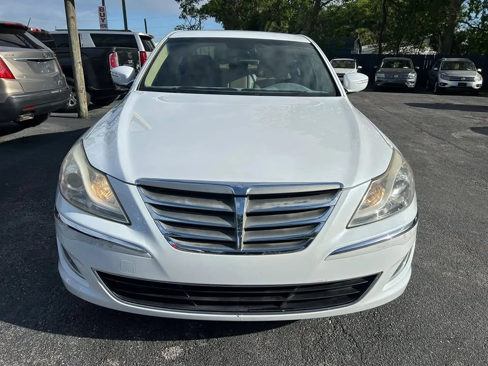 2014 Hyundai Genesis - Image 2 of 20