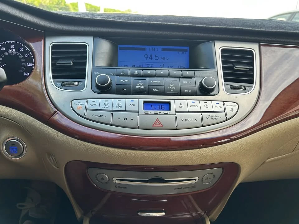 2014 Hyundai Genesis - Image 12 of 20