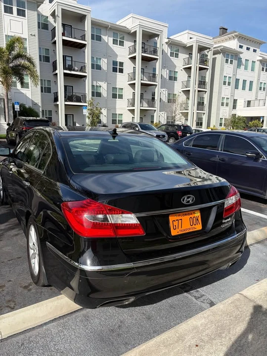 2014 Hyundai Genesis - Image 5 of 8