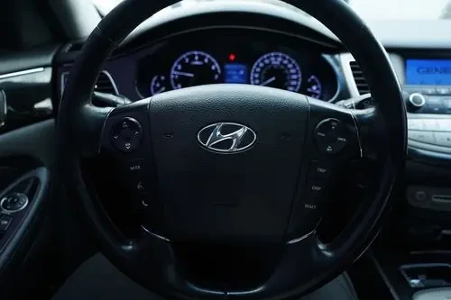 2014 Hyundai Genesis - Image 4 of 10