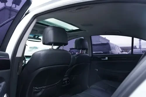 2014 Hyundai Genesis - Image 8 of 10