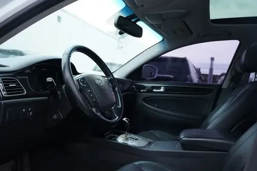 2014 Hyundai Genesis - Image 2 of 10