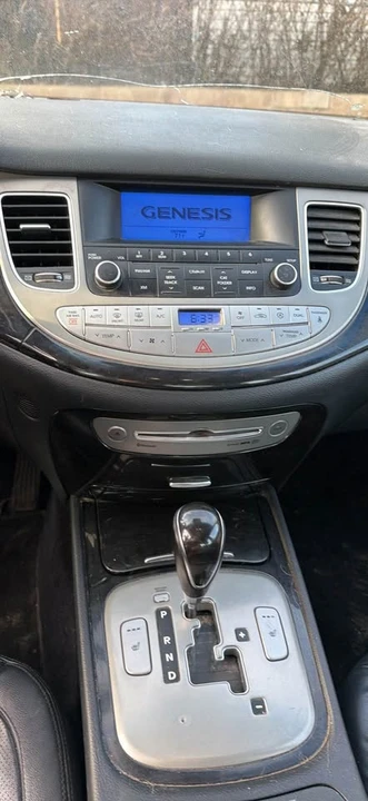 2014 Hyundai Genesis - Image 10 of 11