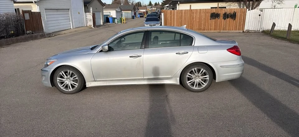 2014 Hyundai Genesis - Image 6 of 11