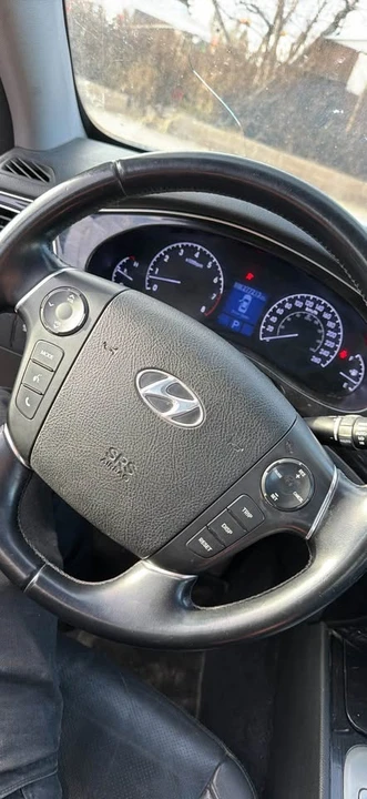 2014 Hyundai Genesis - Image 9 of 11