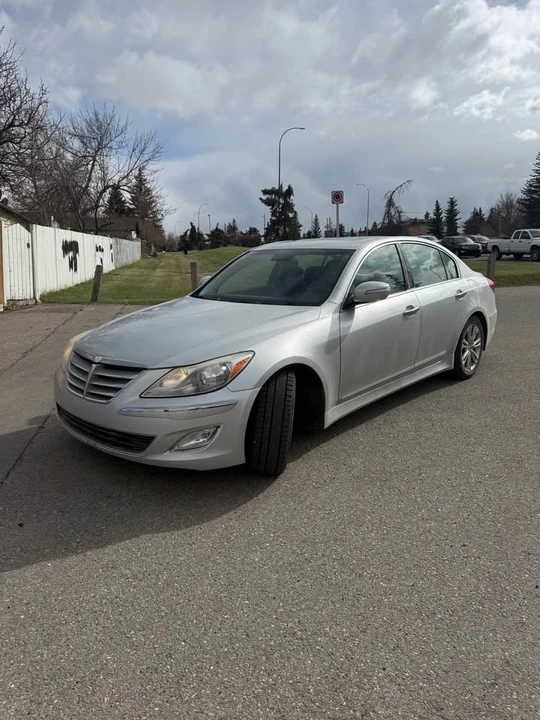 2014 Hyundai Genesis - Image 2 of 10