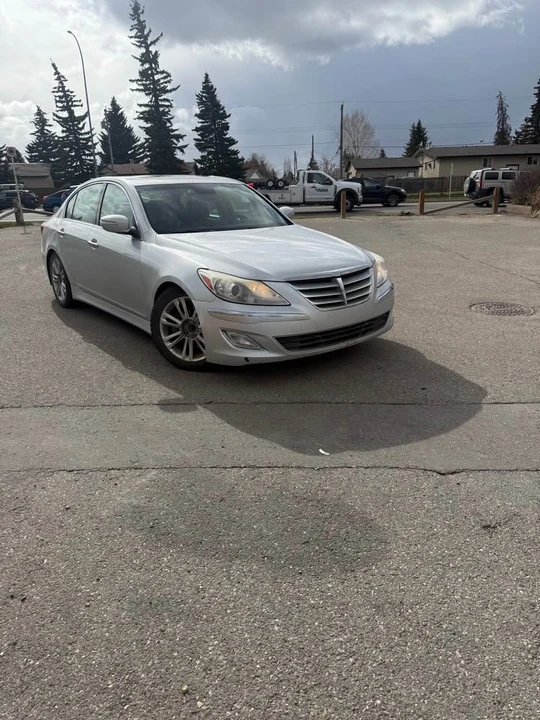 2014 Hyundai Genesis - Image 7 of 10