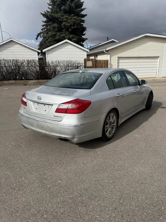 2014 Hyundai Genesis - Image 5 of 10