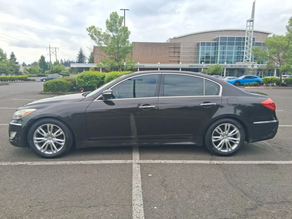 2014 Hyundai Genesis - Image 8 of 13