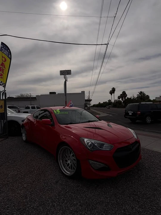 2014 Hyundai Genesis - Image 2 of 3