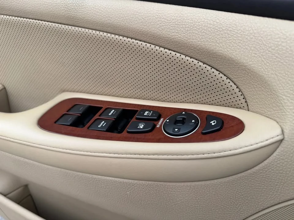 2014 Hyundai Genesis - Image 15 of 20
