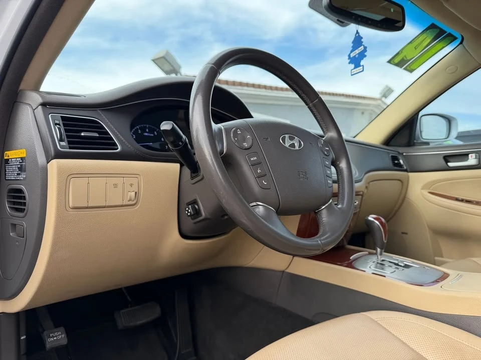 2014 Hyundai Genesis - Image 14 of 20