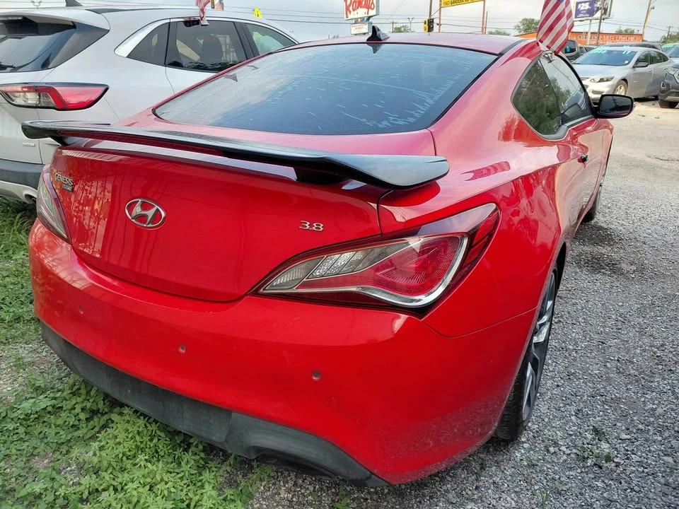 2014 Hyundai Genesis - Image 5 of 5