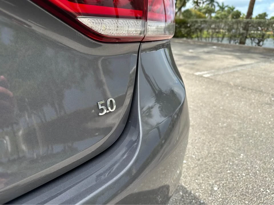 2014 Hyundai Genesis - Image 15 of 18