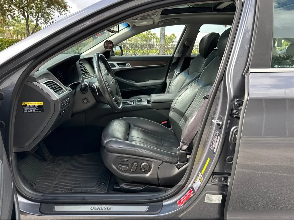 2014 Hyundai Genesis - Image 7 of 18