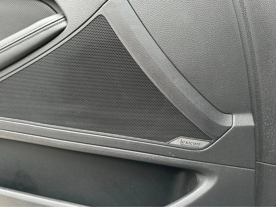 2014 Hyundai Genesis - Image 16 of 18