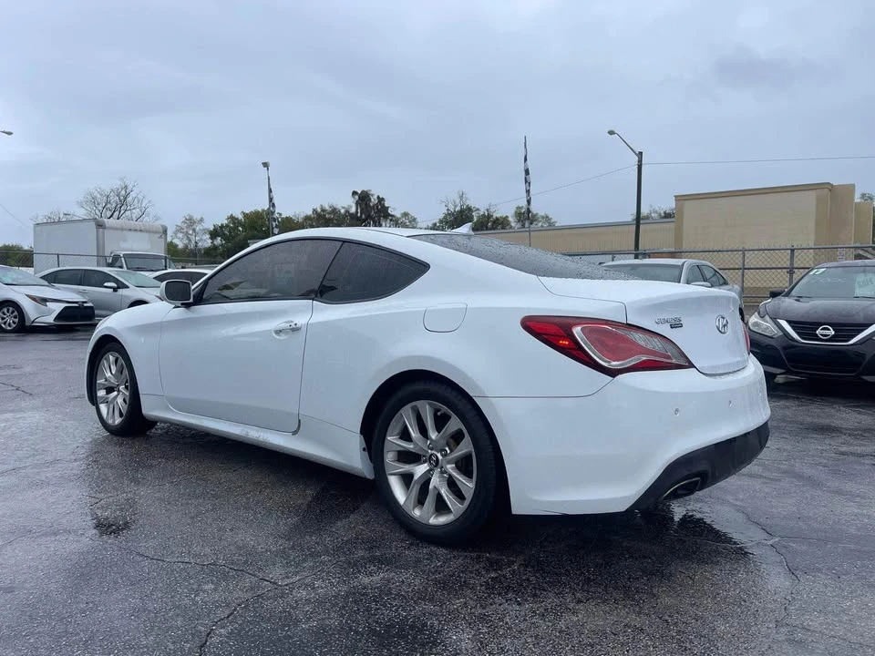 2014 Hyundai Genesis - Image 4 of 12