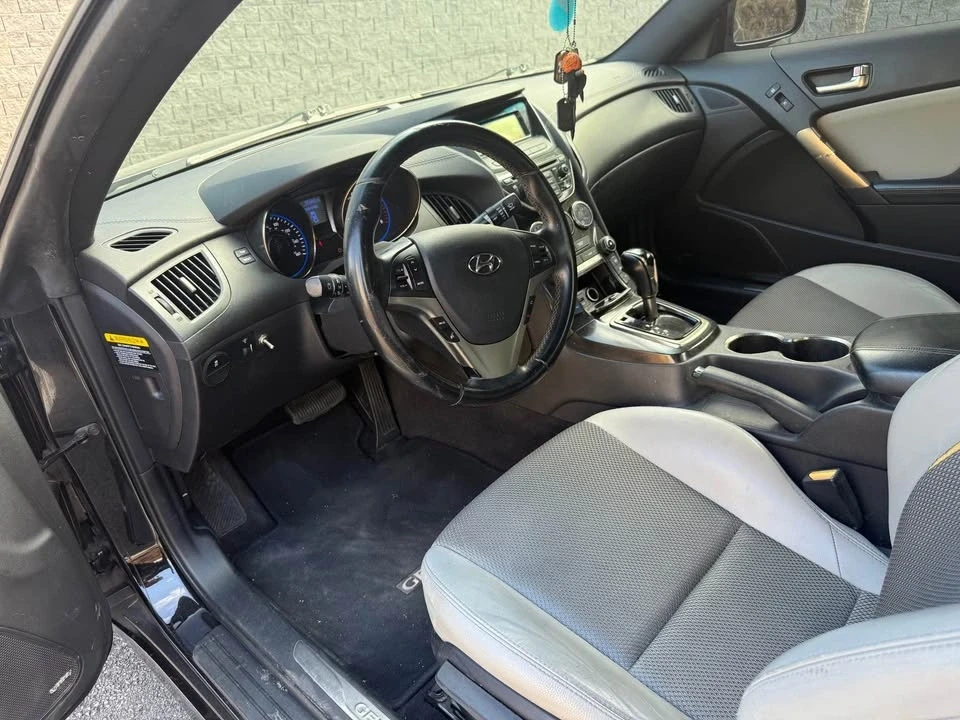 2014 Hyundai Genesis Coupe - Image 9 of 12