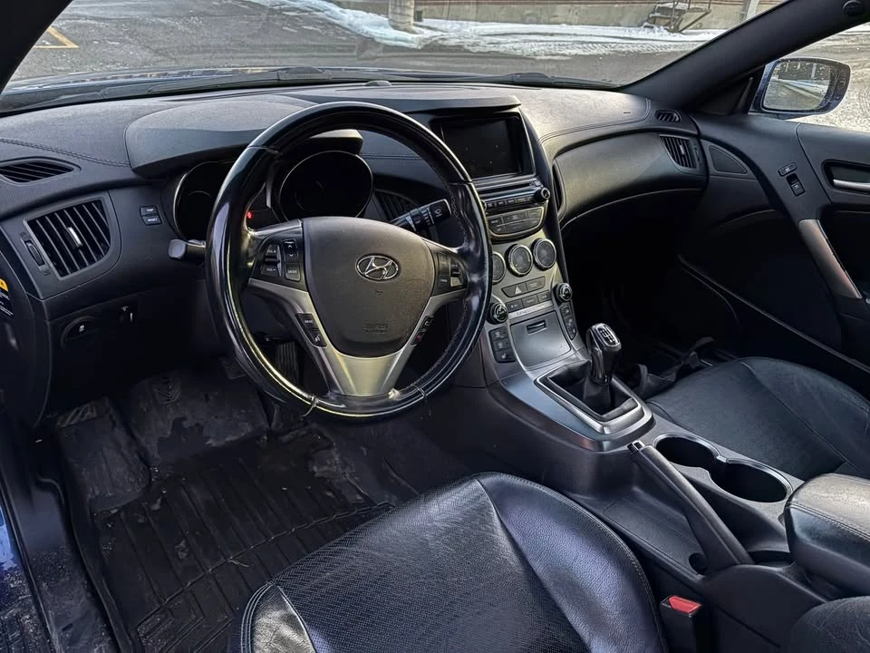 2014 Hyundai Genesis - Image 9 of 16