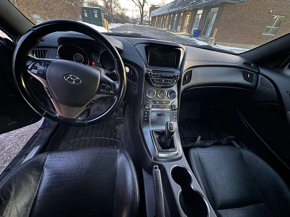 2014 Hyundai Genesis - Image 11 of 16