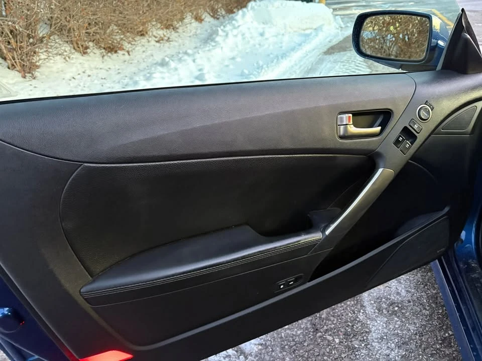 2014 Hyundai Genesis - Image 16 of 16