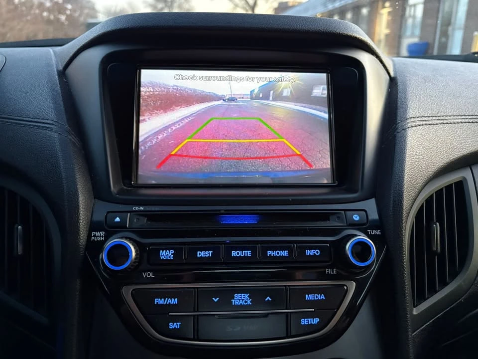 2014 Hyundai Genesis - Image 13 of 16
