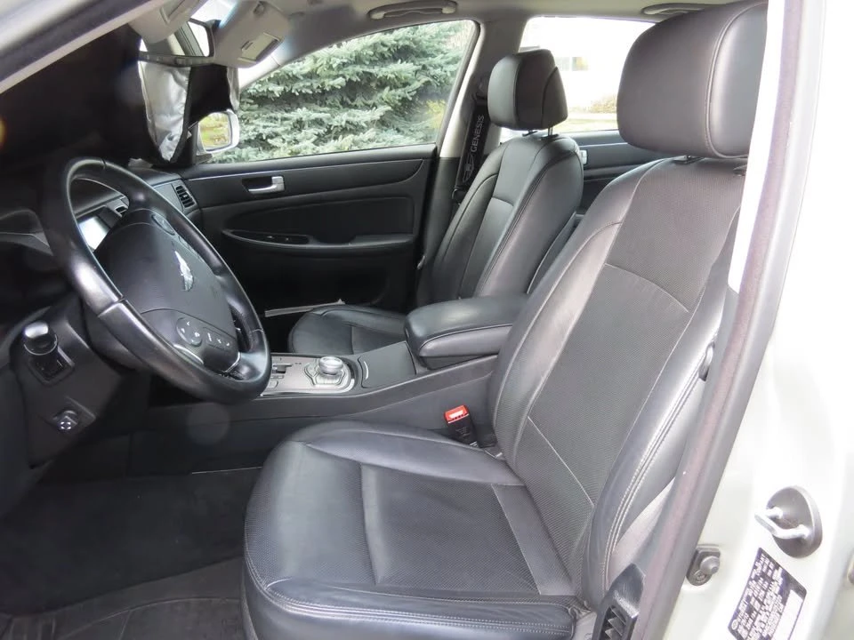 2014 Hyundai Genesis - Image 8 of 17