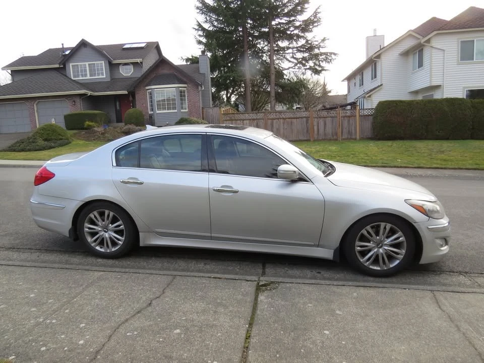 2014 Hyundai Genesis - Image 4 of 17