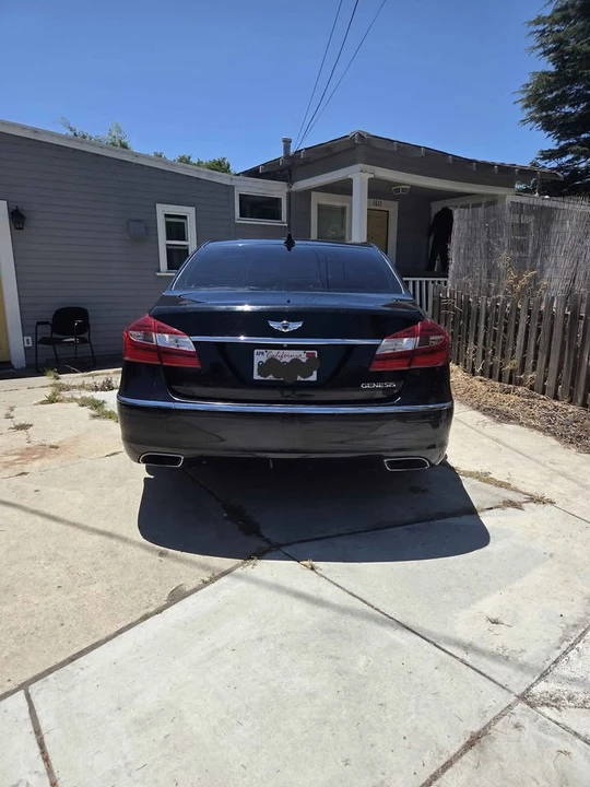 2014 Hyundai Genesis - Image 4 of 17