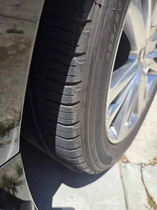2014 Hyundai Genesis - Image 17 of 17