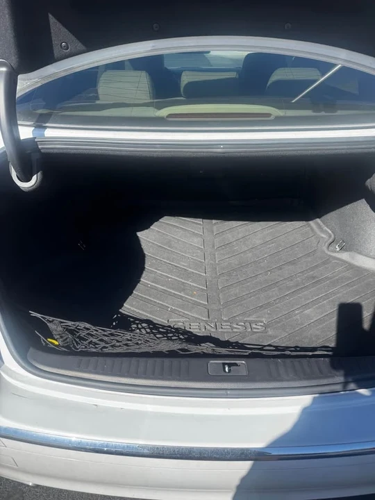 2014 Hyundai Genesis - Image 9 of 13
