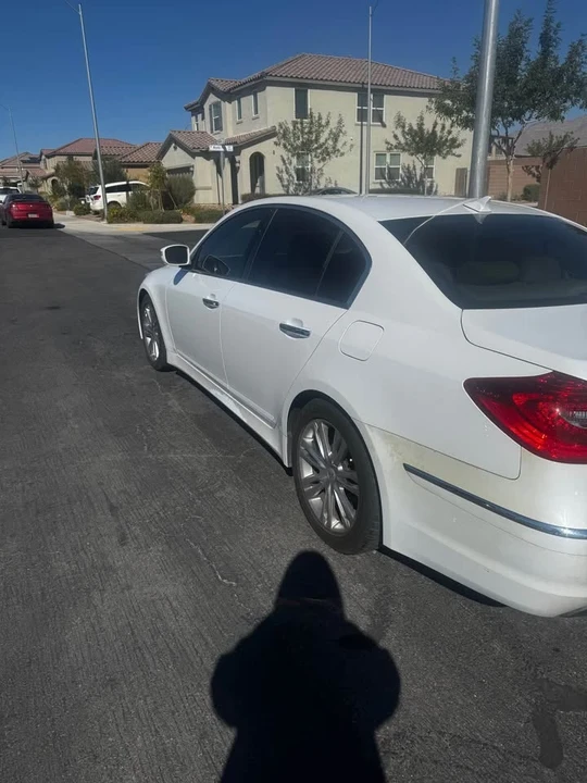 2014 Hyundai Genesis - Image 2 of 13