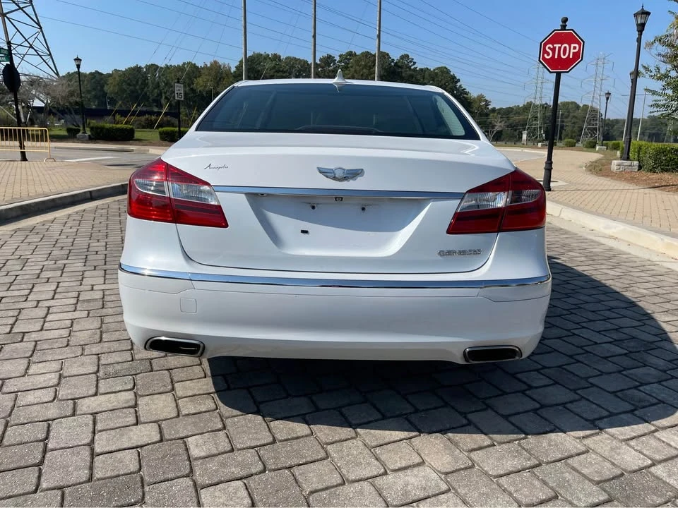 2014 Hyundai Genesis - Image 6 of 14