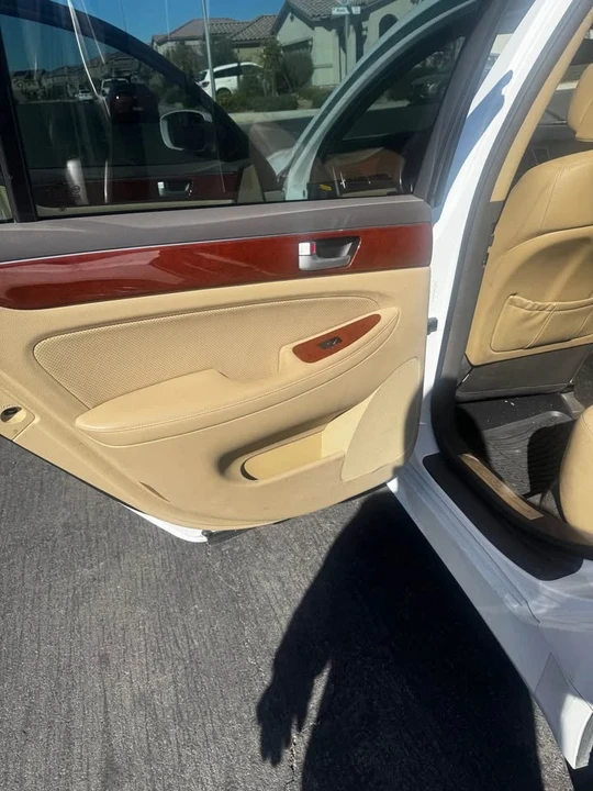 2014 Hyundai Genesis - Image 8 of 13