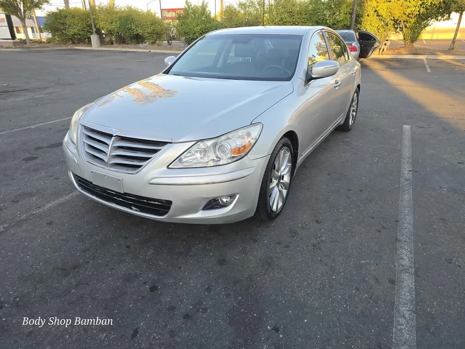 2014 Hyundai Genesis - Image 11 of 20
