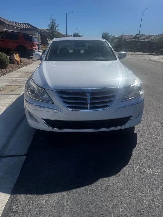 2014 Hyundai Genesis - Image 4 of 13