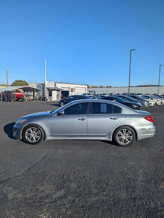 2014 Hyundai Genesis - Image 2 of 20