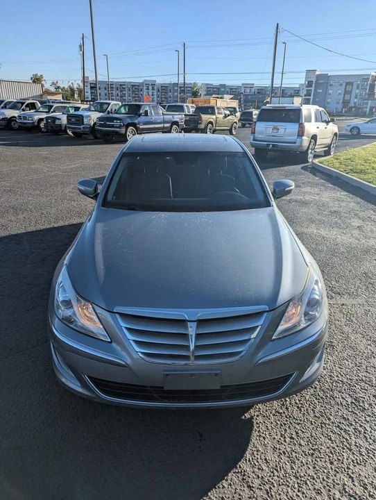 2014 Hyundai Genesis - Image 9 of 20