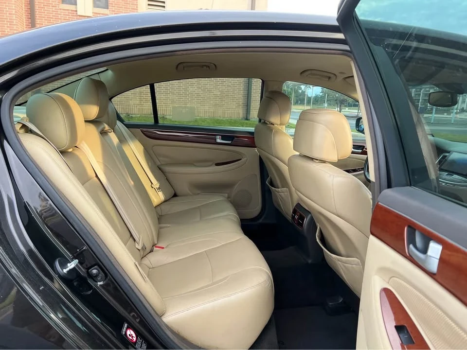 2014 Hyundai Genesis - Image 11 of 18