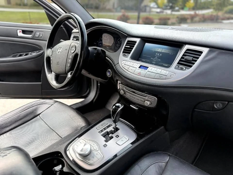 2014 Hyundai Genesis - Image 3 of 4