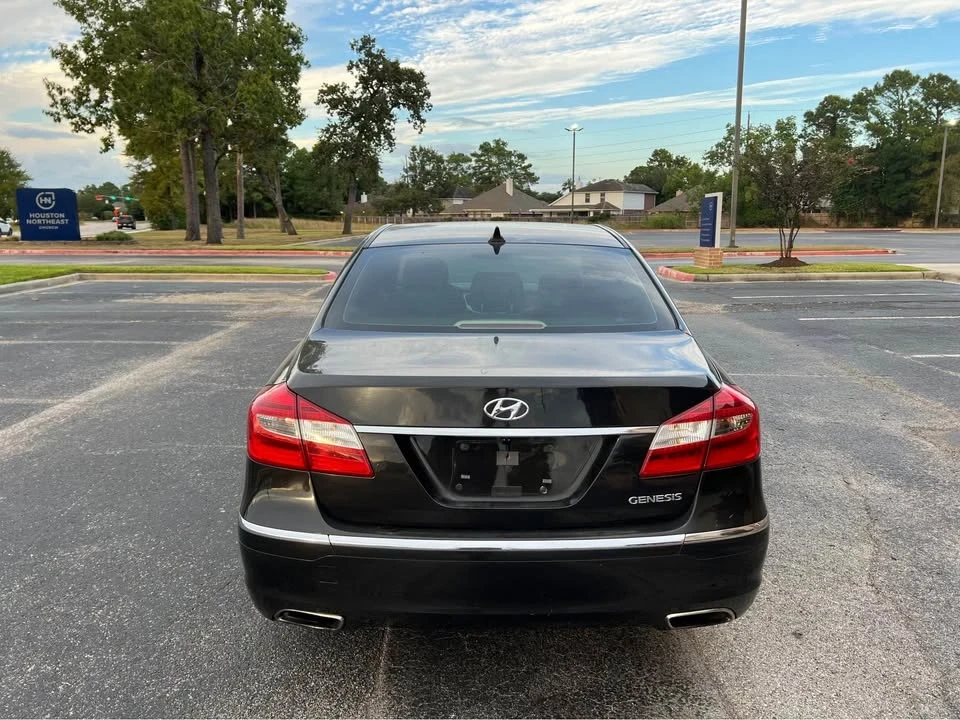2014 Hyundai Genesis - Image 6 of 18